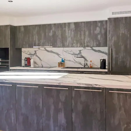 Praplan 21-22 By Interhome